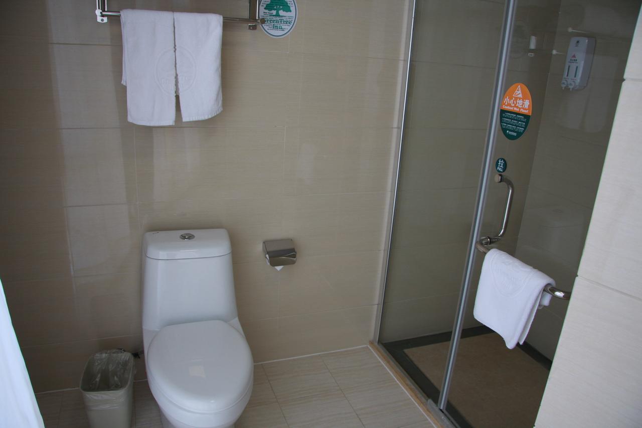 Greentree Inn Shanghai Expo Site South Yanggao Road Subway Station Express Hotel Extérieur photo