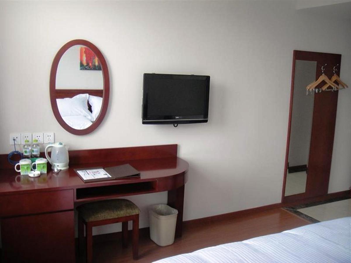 Greentree Inn Shanghai Expo Site South Yanggao Road Subway Station Express Hotel Extérieur photo